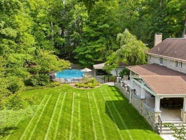House for sale in Franklin Lakes, Bergen County