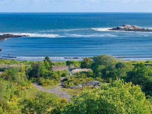 House for sale in Gloucester, Essex County