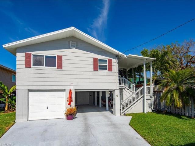 House for sale in Goodland House for sale in Goodland