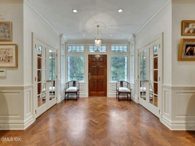 House for sale in Pine Hill, Greenwich