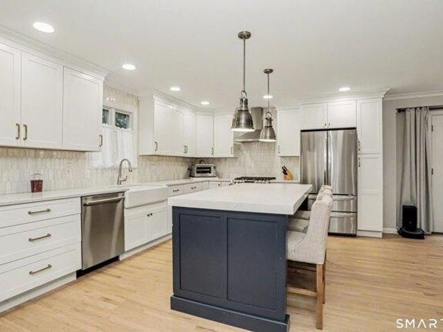House for sale in Mianus, Greenwich