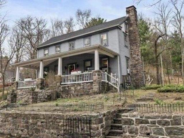 House for sale in Henryville
