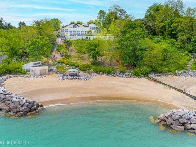 House for sale in Highland Park, Illinois