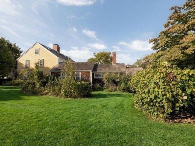 House for sale in Hingham Center, Hingham