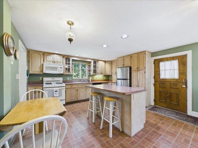 House for sale in Holbrook, Massachusetts