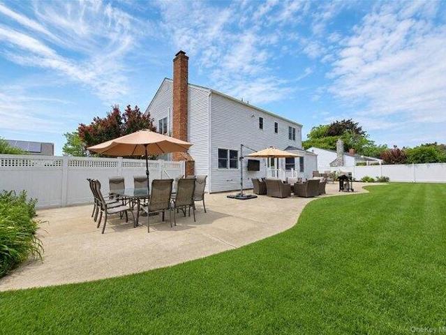 House for sale in Bohemia, New York