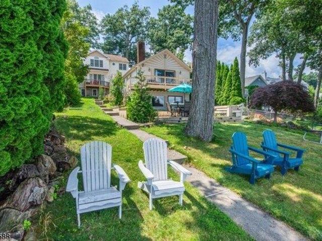 House for sale in Sperry Springs, Hopatcong
