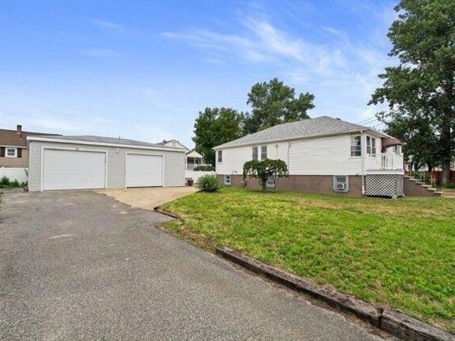 House for sale in Hull, Massachusetts