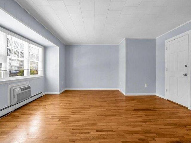 House for sale in Indian Square, Jersey City