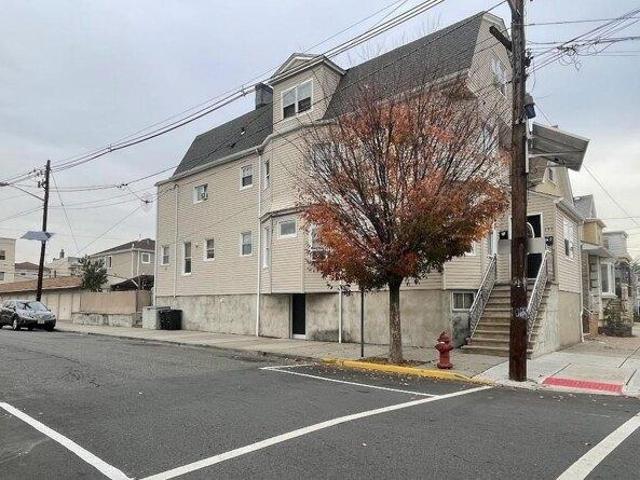 House for sale in Hudson, New Jersey