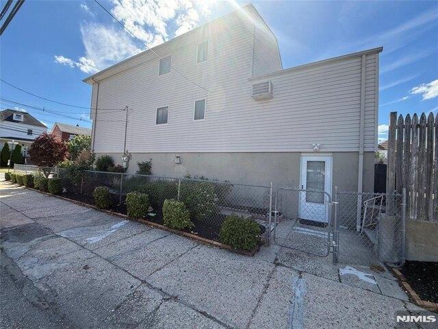 House for sale in Hudson, New Jersey