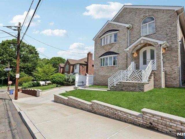 House for sale in Hudson, New Jersey