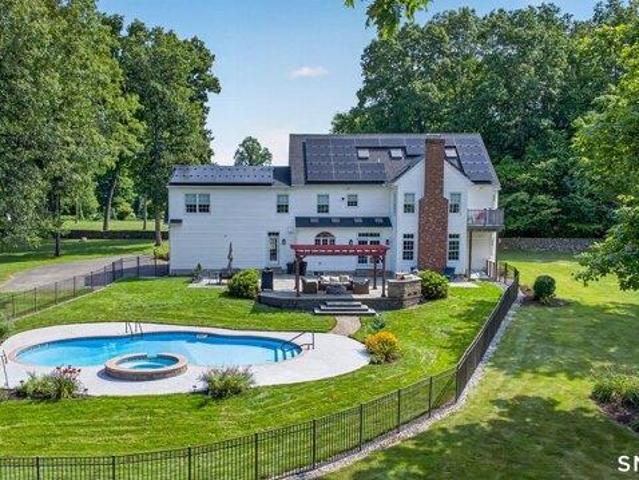 House for sale in Killingworth, Lower Connecticut River Valley Planning Region
