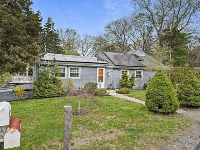 House for sale in Kingston, Massachusetts