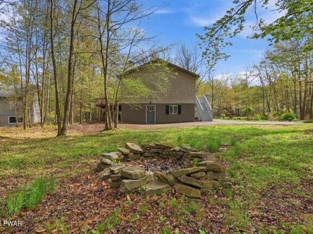 House for sale in Lake Ariel, Pennsylvania