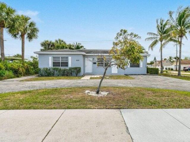 House for sale in Lake Park, Florida