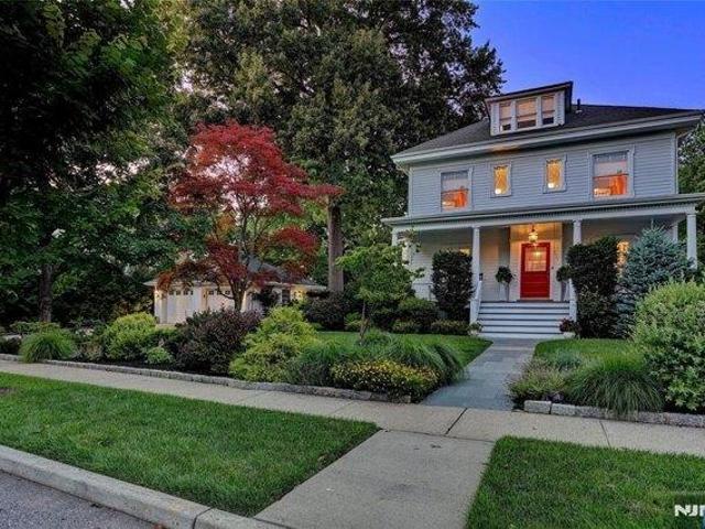 House for sale in Leonia, New Jersey