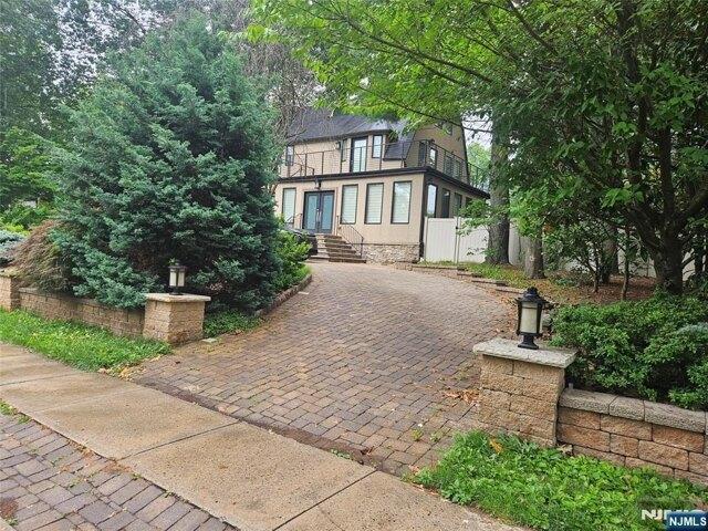 House for sale in Leonia, New Jersey