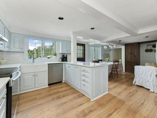 House for sale in Lincoln, Middlesex County