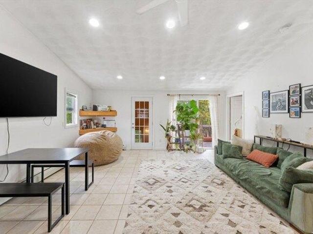 House for sale in Lincoln, Rhode Island