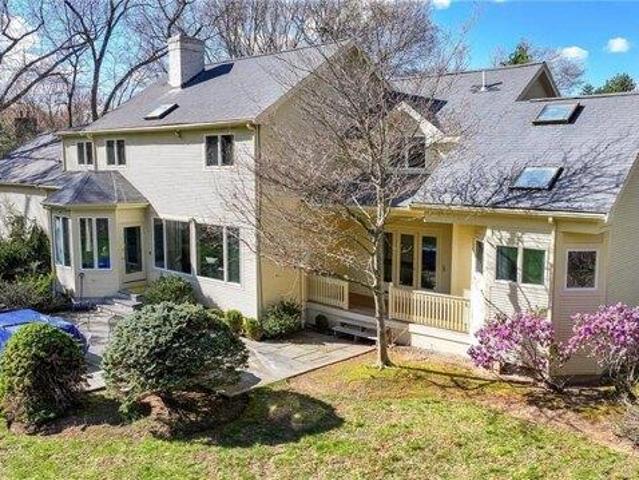 House for sale in Lincoln, Rhode Island