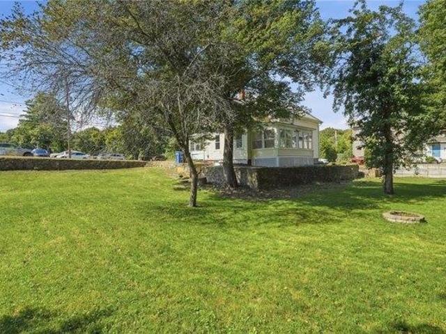 House for sale in Lincoln, Rhode Island