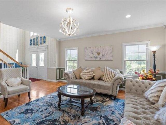 House for sale in Lincoln, Providence County