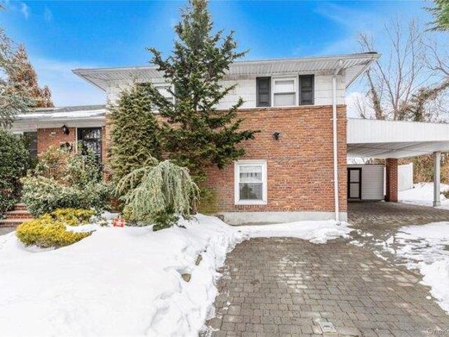 House for sale in Queens, Arverne