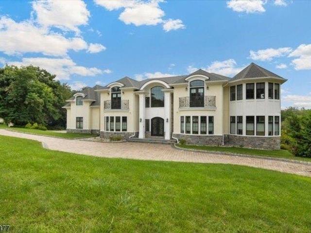 House for sale in Livingston, New Jersey