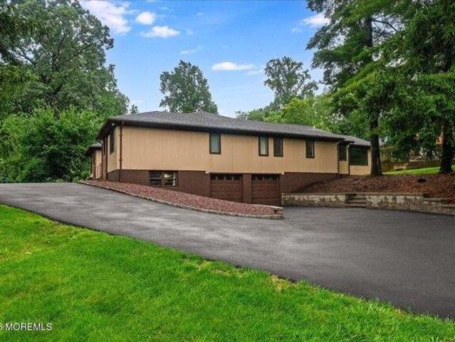 House for sale in Livingston, New Jersey