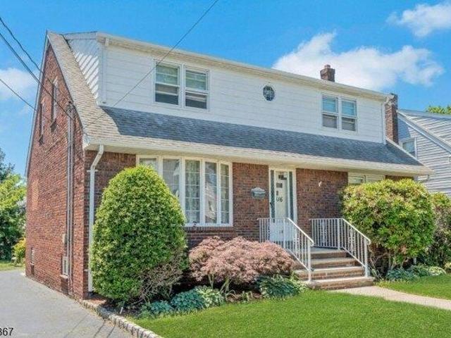 House for sale in Lyndhurst, New Jersey