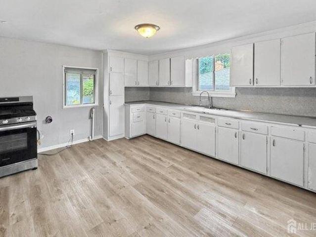 House for sale in Lyndhurst, New Jersey