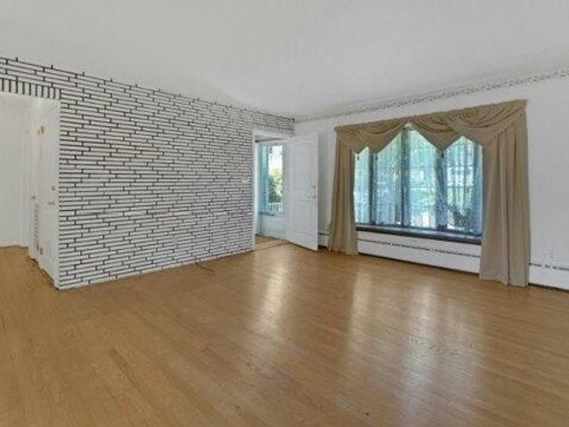 House for sale in Lyndhurst, New Jersey