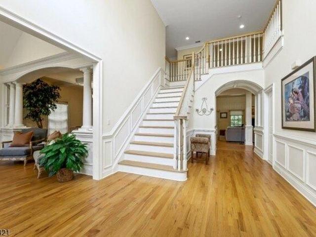 House for sale in Mahwah, New Jersey