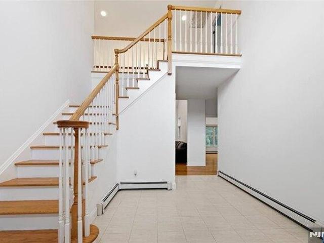 House for sale in Cragmere, Mahwah