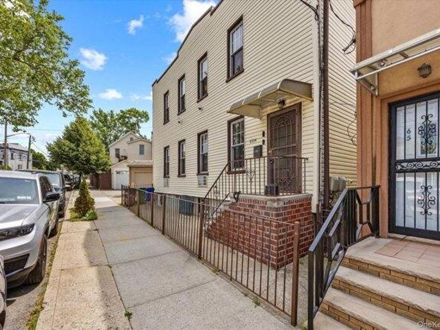 House for sale in Queens, Arverne