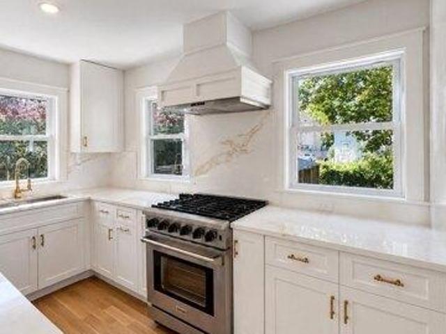 House for sale in Wyoming, Melrose