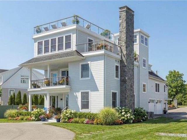 House for sale in Middletown, Rhode Island