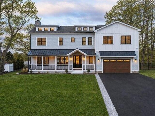 House for sale in Middletown, Rhode Island