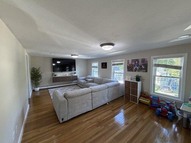 House for sale in Lincoln Square, Milford