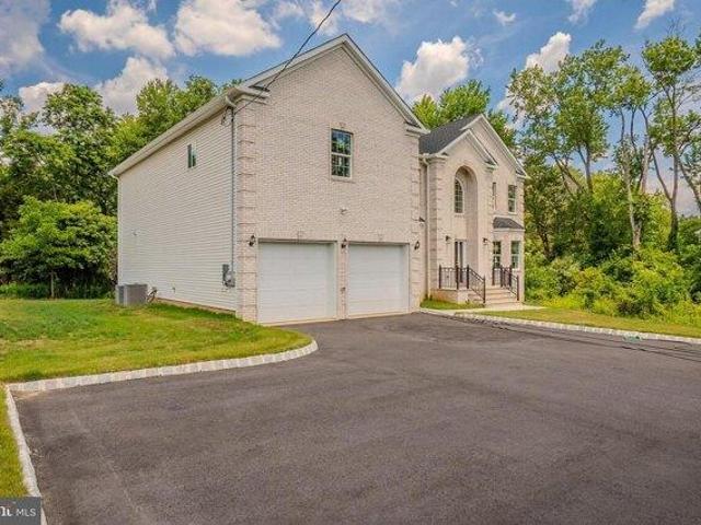 House for sale in Dayton, New Jersey