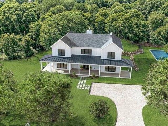 House for sale in Wainscott, New York