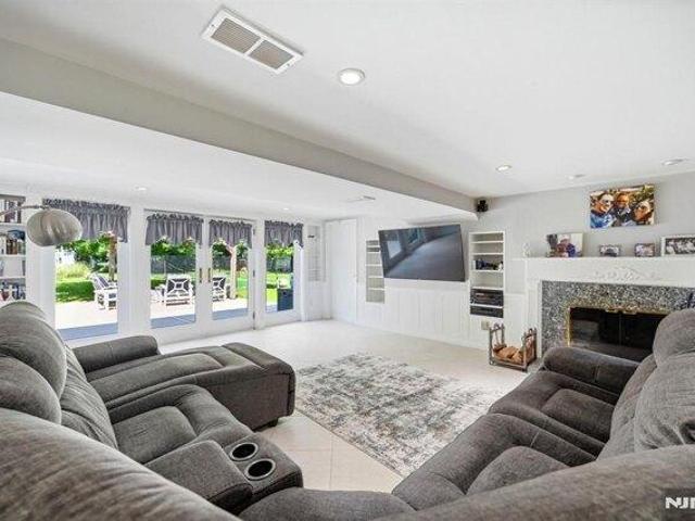 House for sale in Montvale, New Jersey