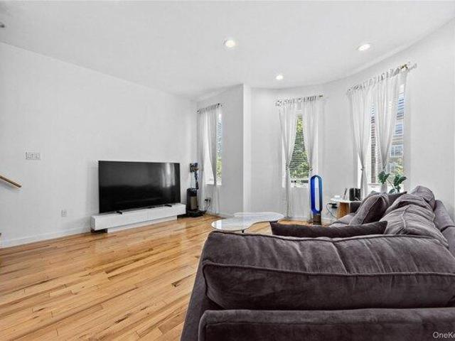 House for sale in Mount Vernon, New York
