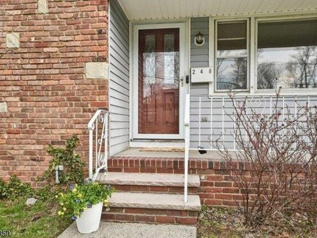 House for sale in Mountainside, New Jersey