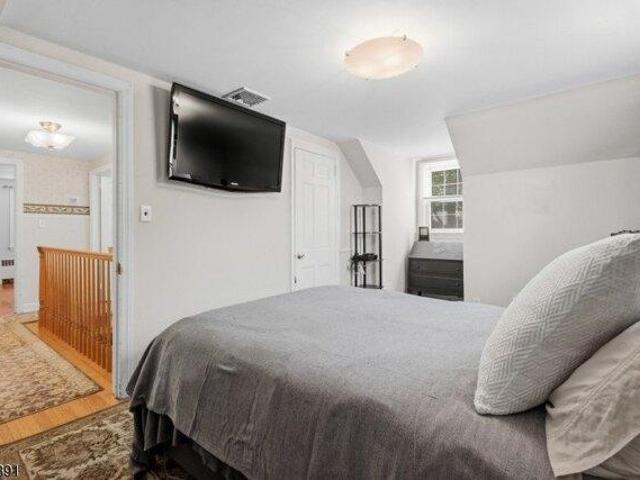 House for sale in Mountainside, New Jersey