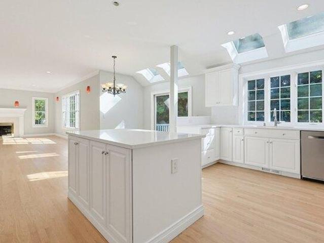 House for sale in West Natick, Natick