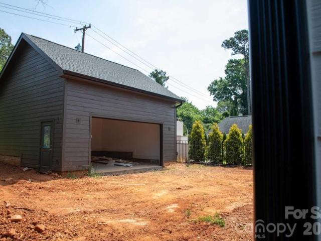House for sale in Mecklenburg, North Carolina