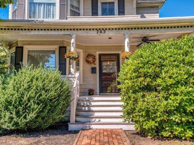 House for sale in Needham Heights, Needham