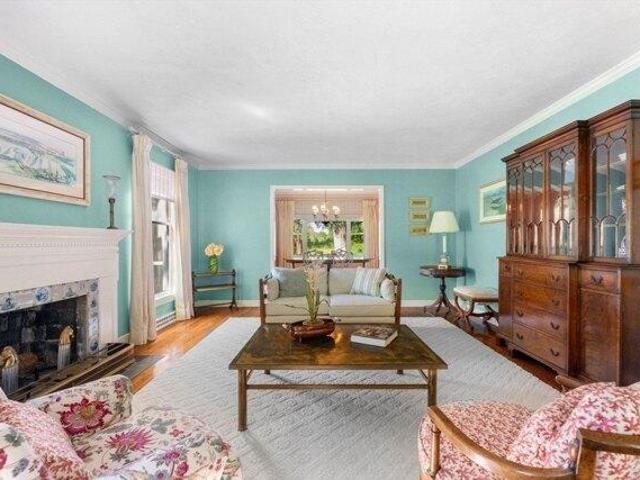 House for sale in Charles River Village, Needham